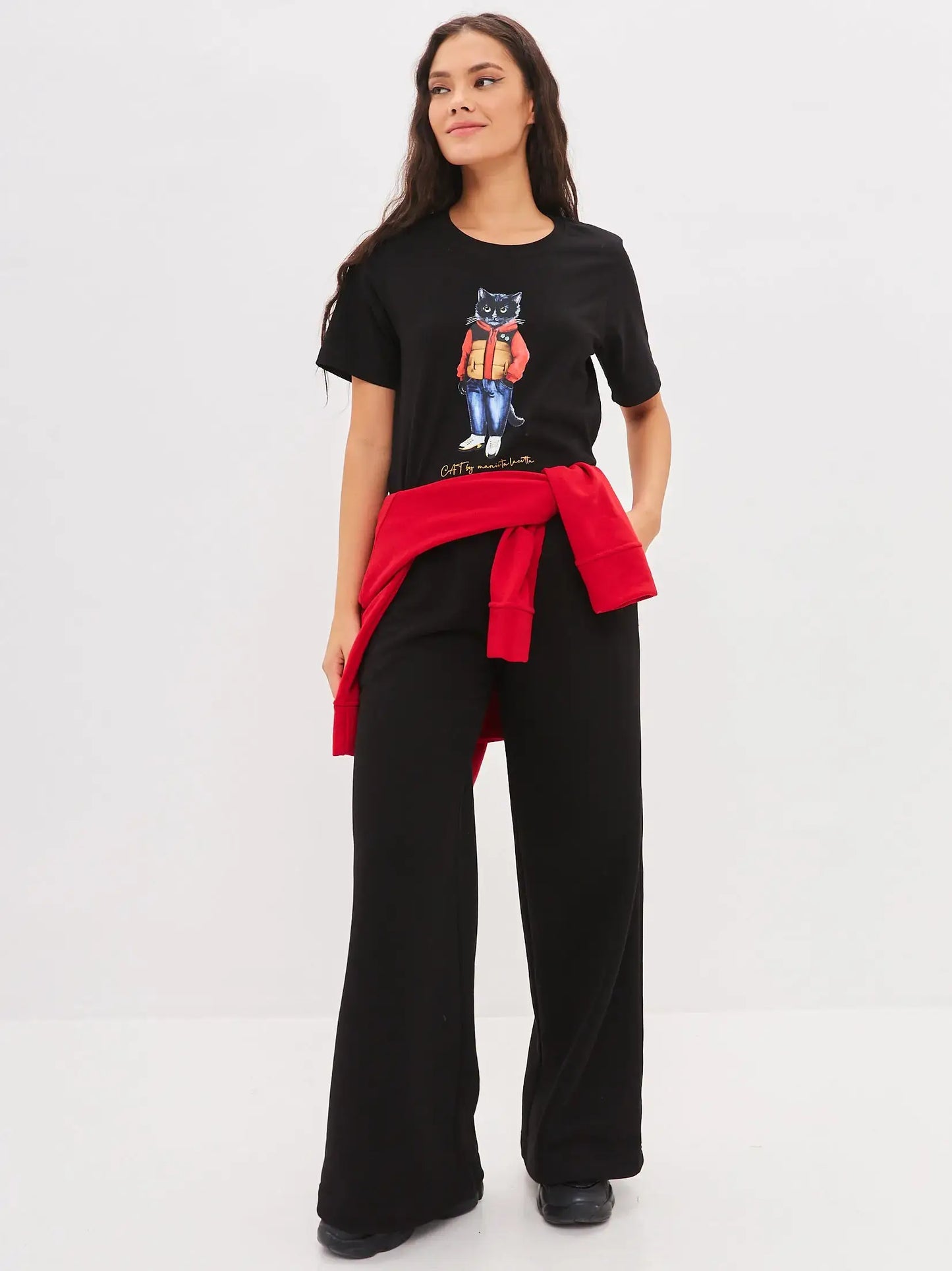 Set: women’s black t-shirt and wide-leg sweatpants with print Sport Casual Cat