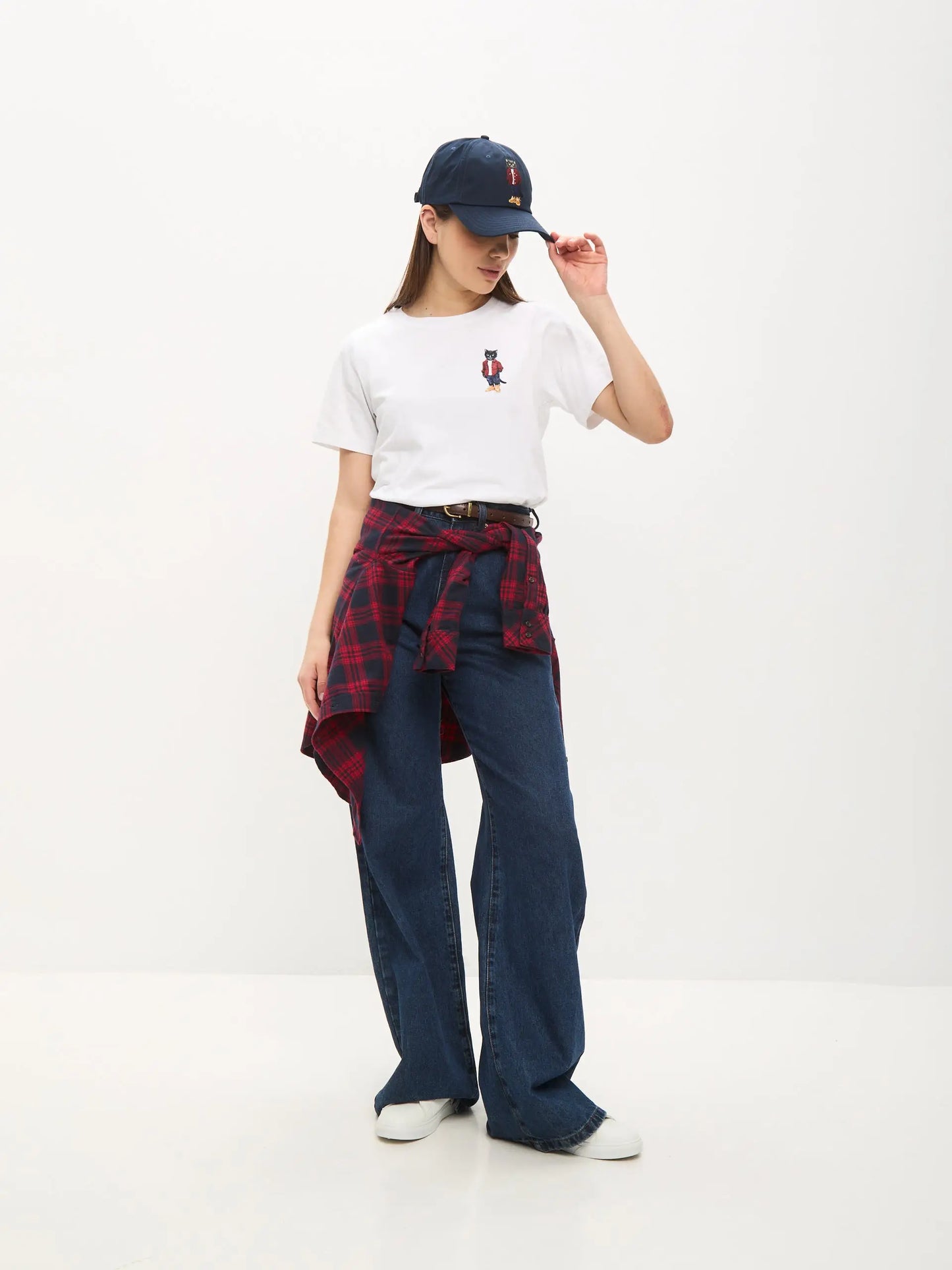Set: women’s white t-shirt with a mini print of a country cat and a dark blue cap with cat embroidery - Funny Cat