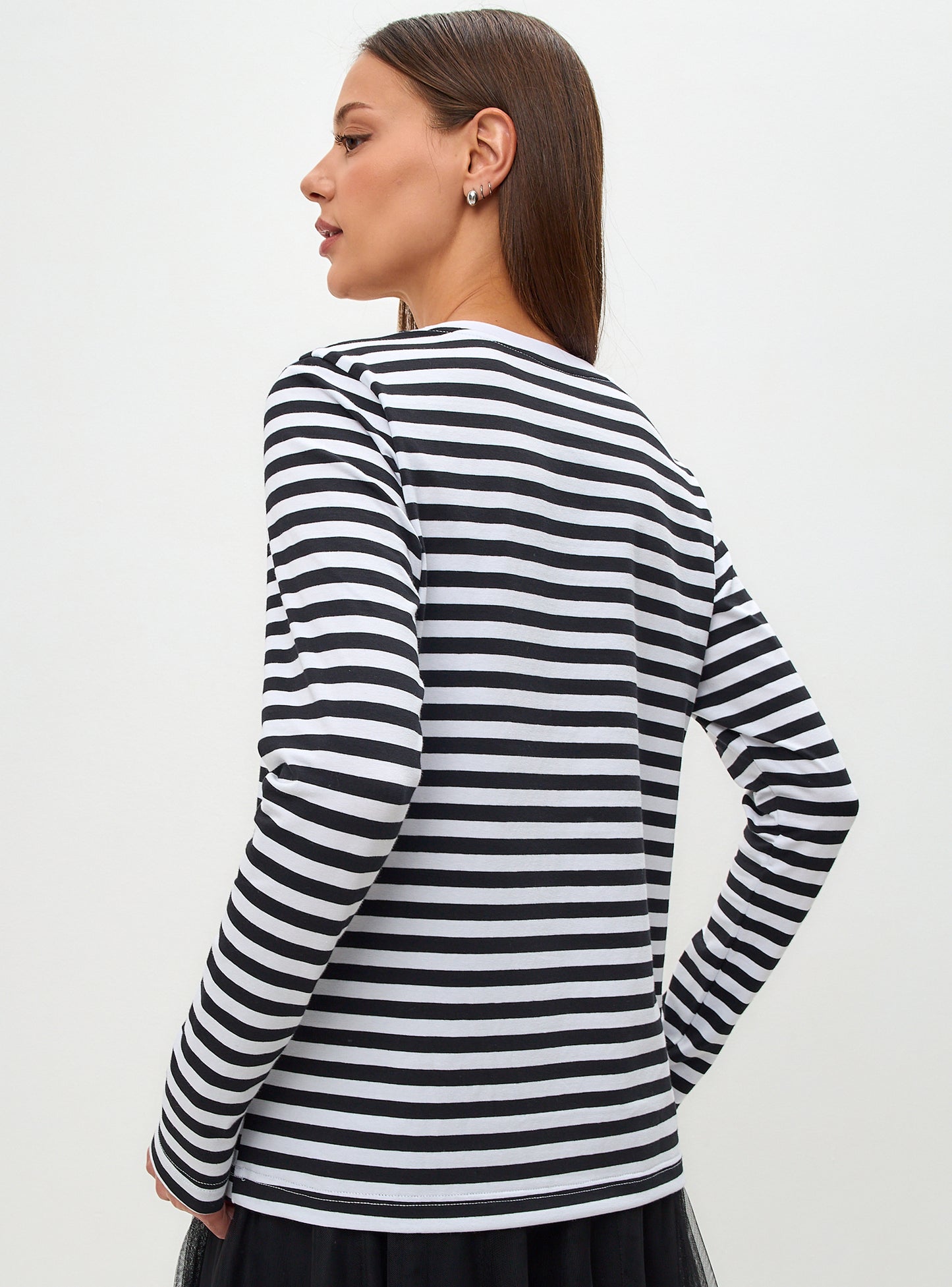 Set: women's long sleeve striped with white cat and black mesh skirt