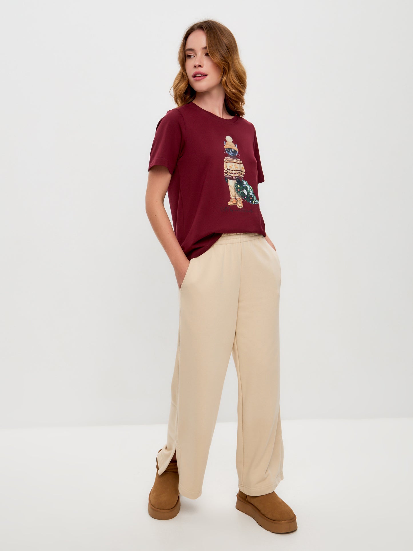 Set: women's burgundy T-shirt with CHRISTMAS CAT print and beige culottes