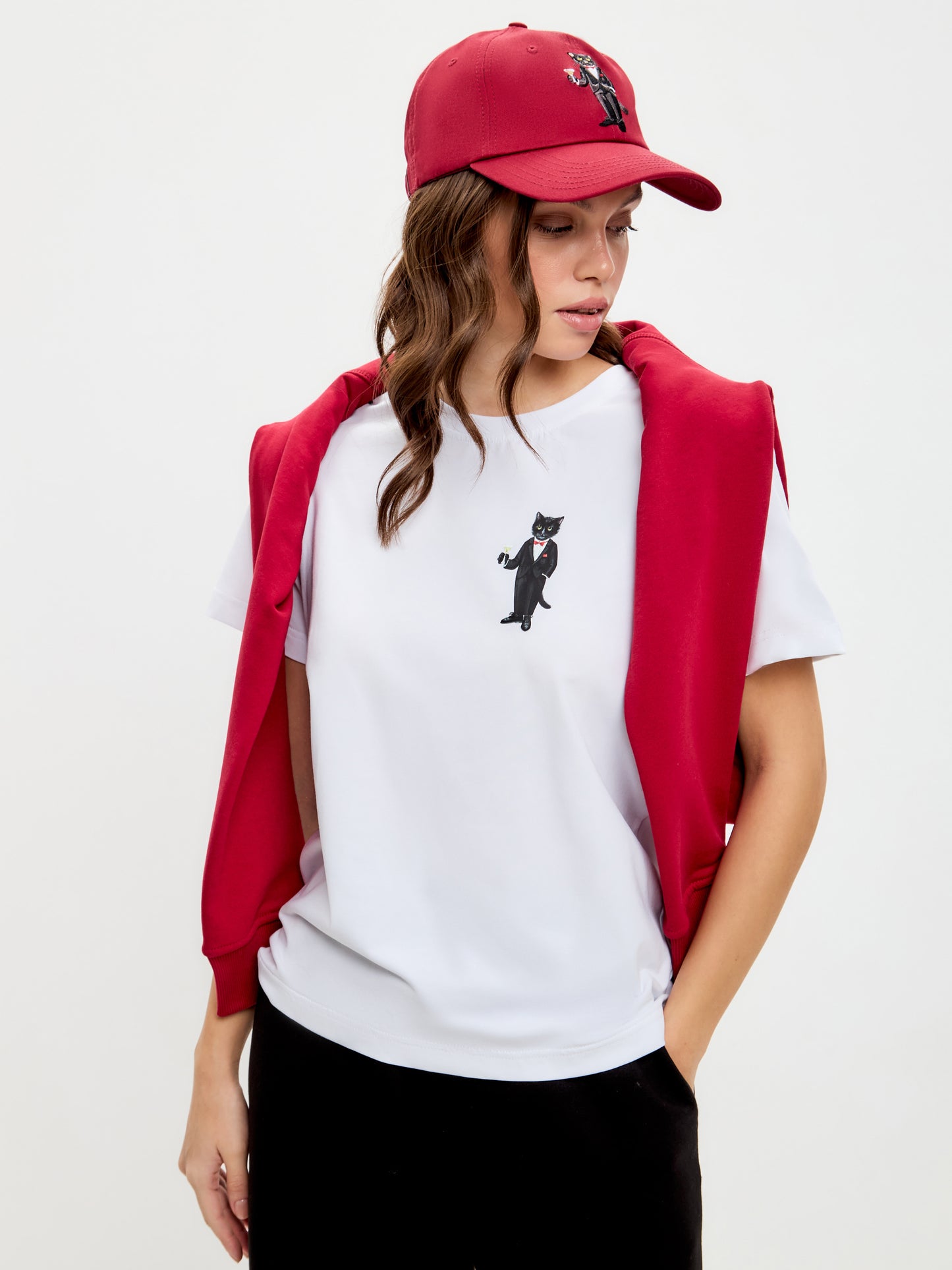 Set: women's white T-shirt with a mini print of a DANDY CAT and a dark red cap with Cat embroidery