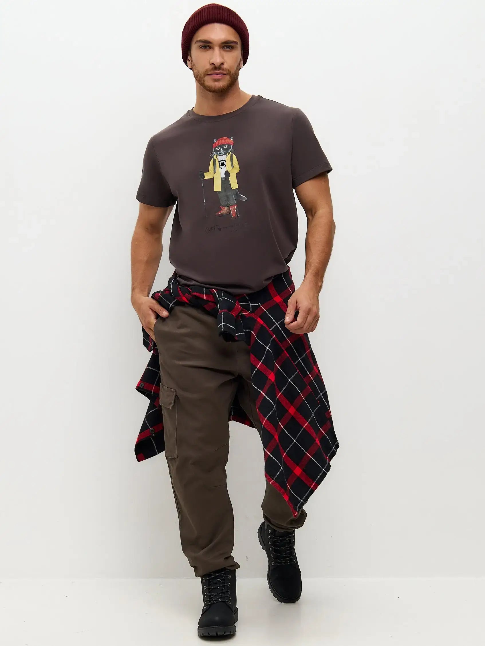 Brown Printed T-shirt TRAVEL CAT - T-shirt