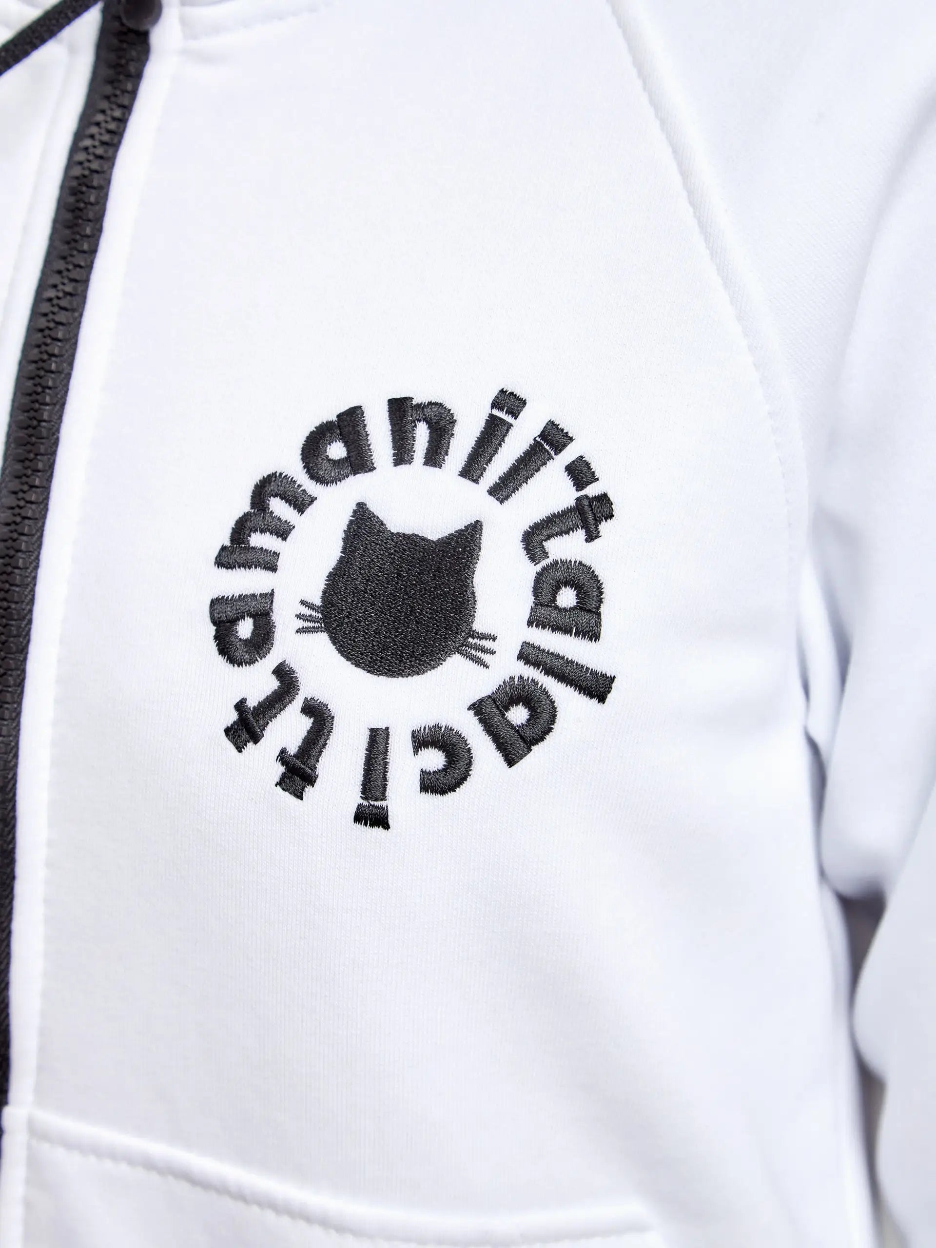 Logo Cat set: white zip hoodie and black sweatpants